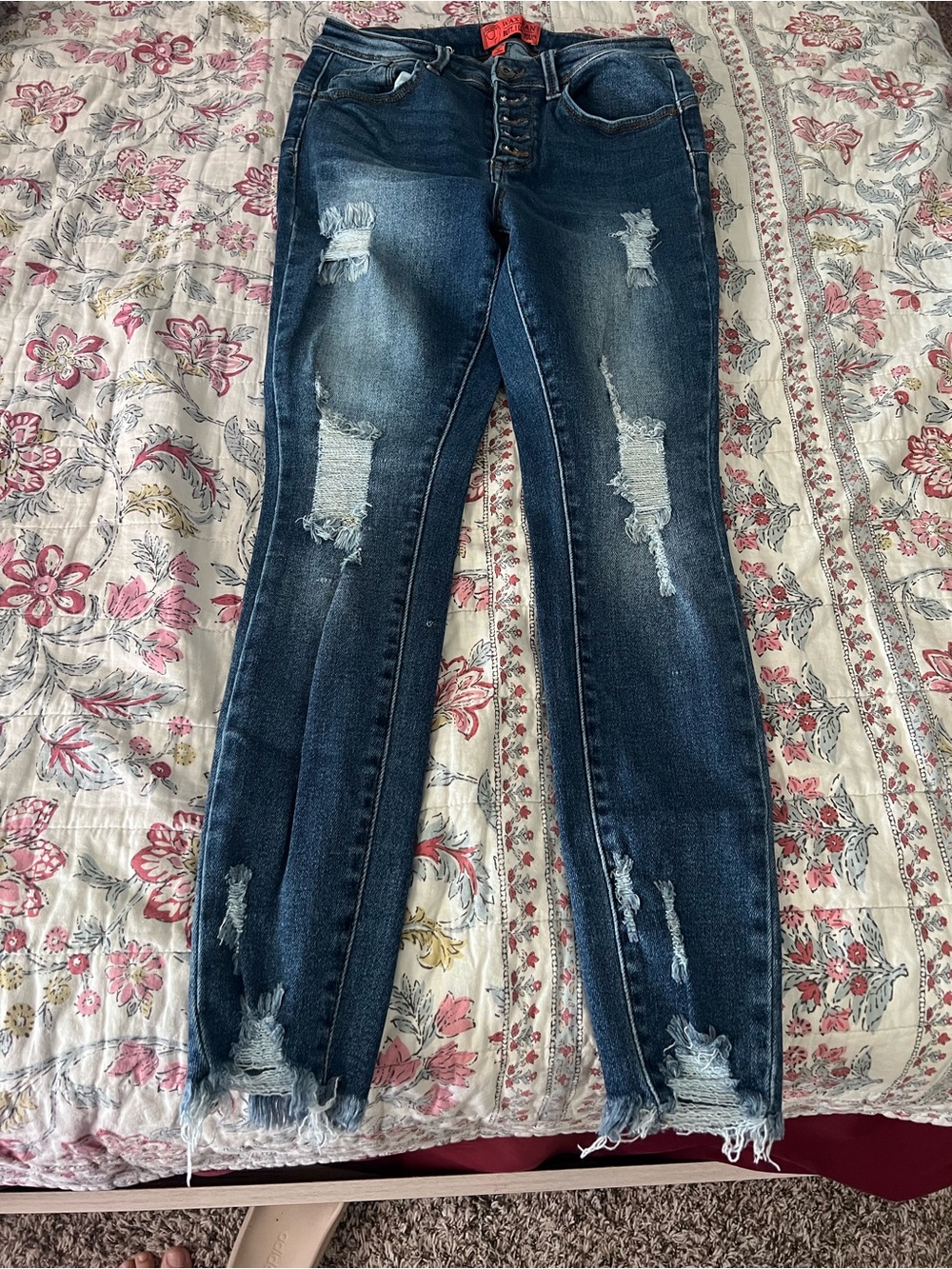 Wax Jean Butt I Love You Button Fly Distressed Skinny Jeans [Talla7